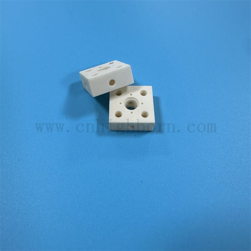 Insulator Alumina Irregular Block Wear Resistant 99 Milk White Al2O3 Ceramic Part