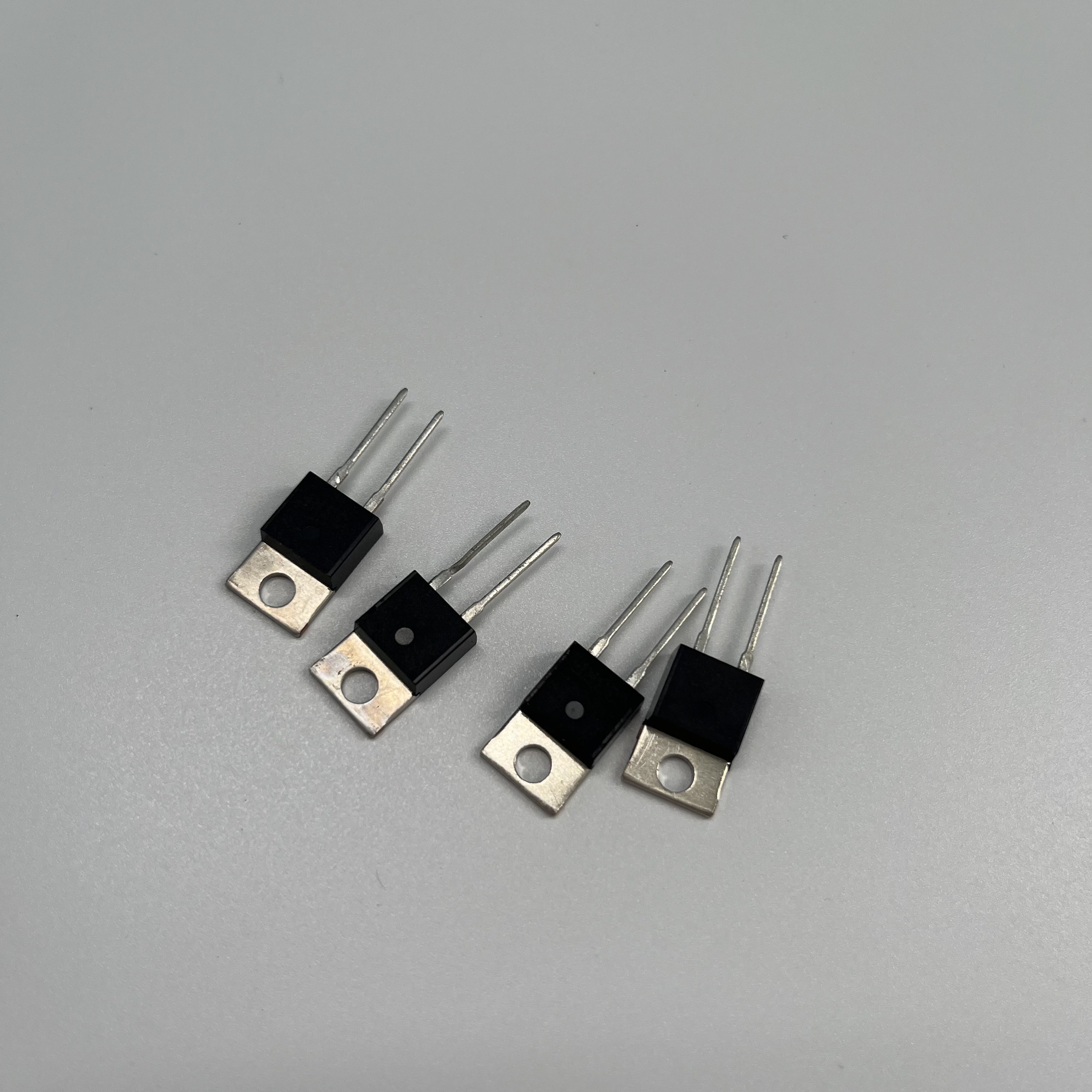 Analysis of Temperature Cycling And Insulation Characteristics of High-Reliability IGBT Modules