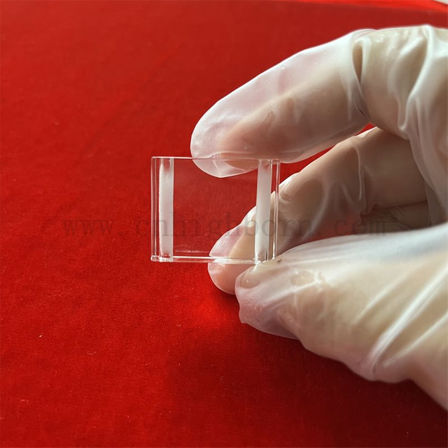 High Transmittance square clear polished fused quartz glass sheet with laser drilling
