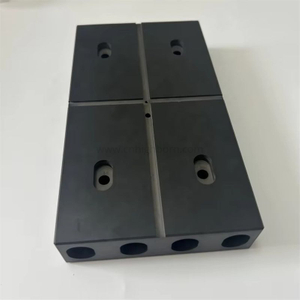 Silicon Carbide Irregular Board Insulator SiC Ceramic Sheet