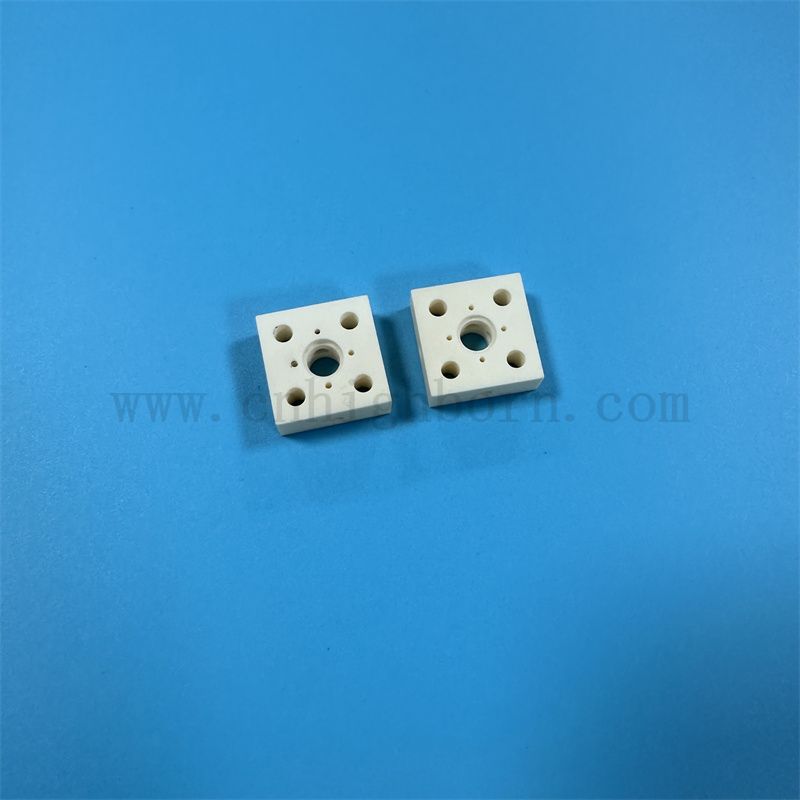 Insulator Alumina Irregular Block Wear Resistant 99 Milk White Al2O3 Ceramic Part