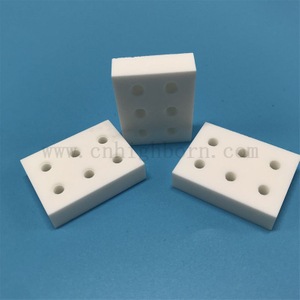 Low Density Machinable Glass Ceramic Board No Porosity Macor Plate With Hole