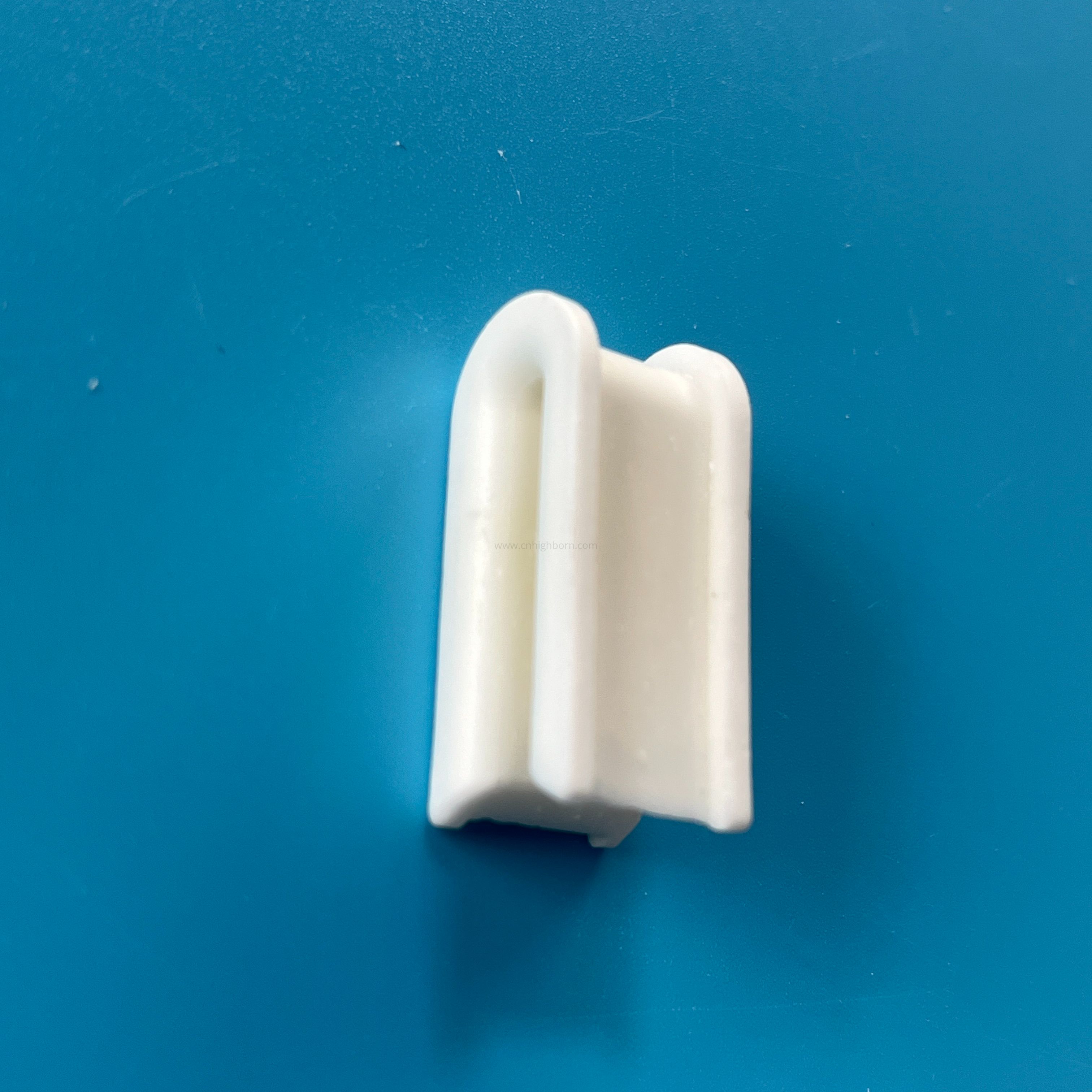 99% Al2O3 U Clip Alumina Ceramic Yarn Guide Clip