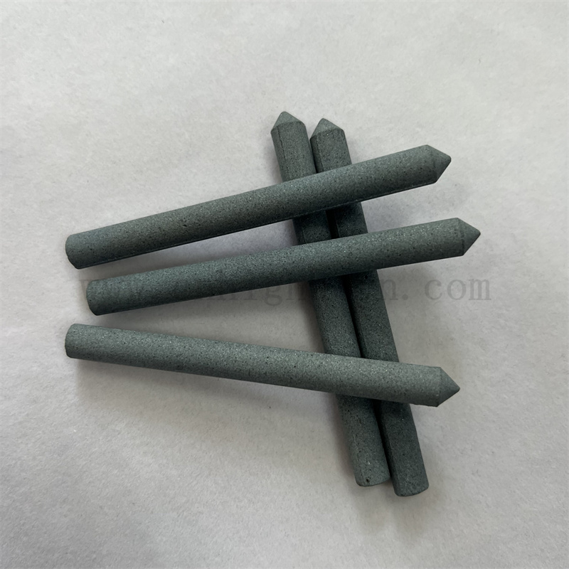 Porous ceramic water spike for greenhouse irrigation