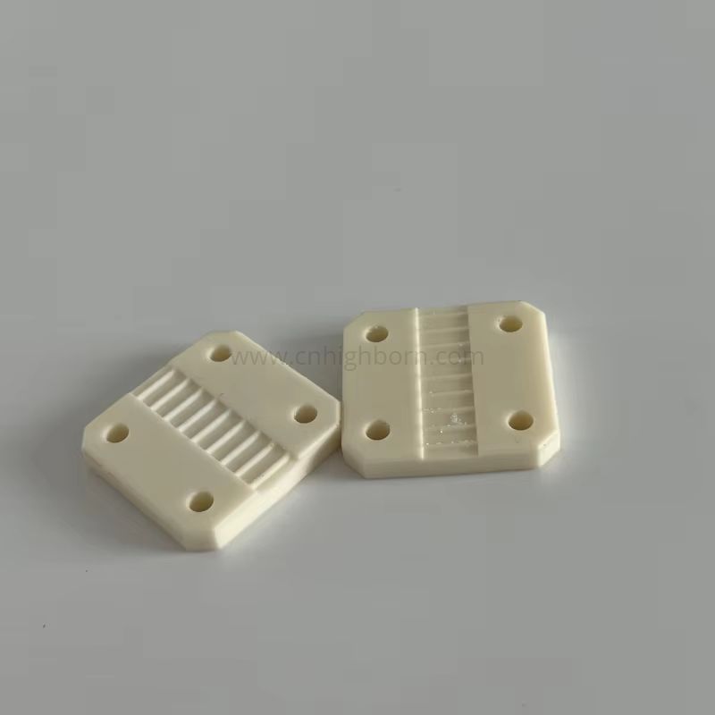 Grooved Al2O3 Ceramic Plate 99% Alumina Sheet Part