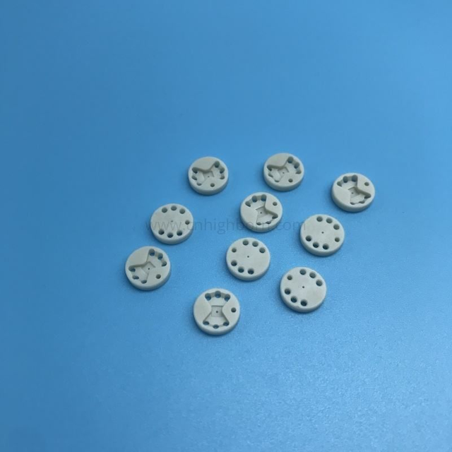 Custom AlN Aluminum Nitride Ceramic Star Perforated Substrate